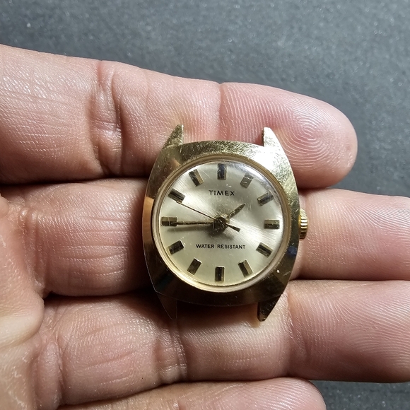 Vintage Timex Cushion Ladies Watch Mechanical Wind Not Working For PARTS REPAIR - Picture 1 of 9